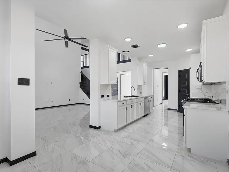 27947 Hendrix Park Dr — Photo 10