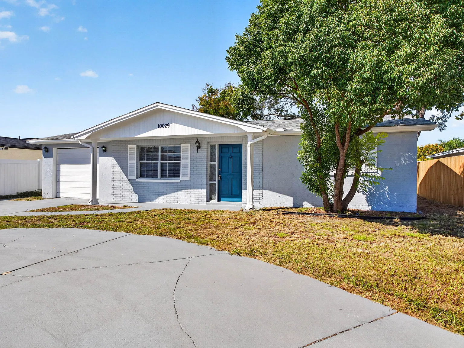3 bed, 1100 sqft, $1,650 — Photo 2