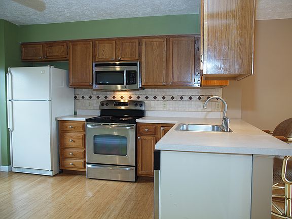 4th image of 1416 Yorktowne Dr
