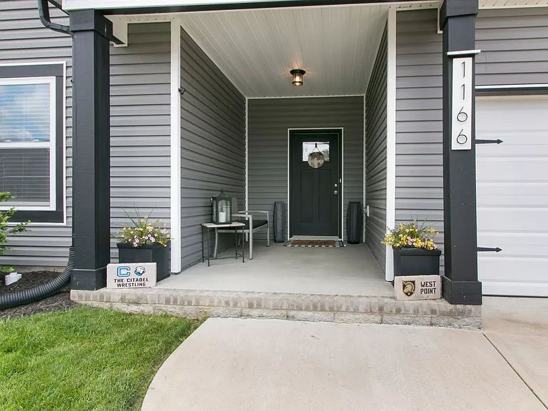1166 Eagles Nest Ln — Photo 4