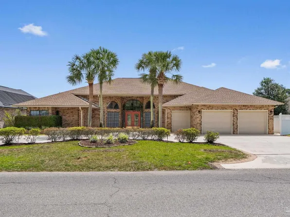 2740 Masters Blvd, Navarre, FL 32566
