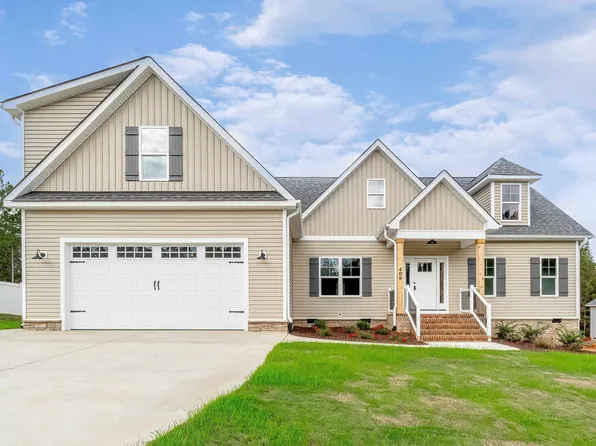 409 Coats Ridge Dr, Benson, NC 27504