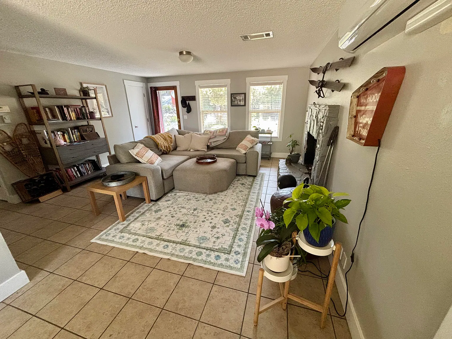 3 bed, 1400 sqft, $3,200 — Photo 3