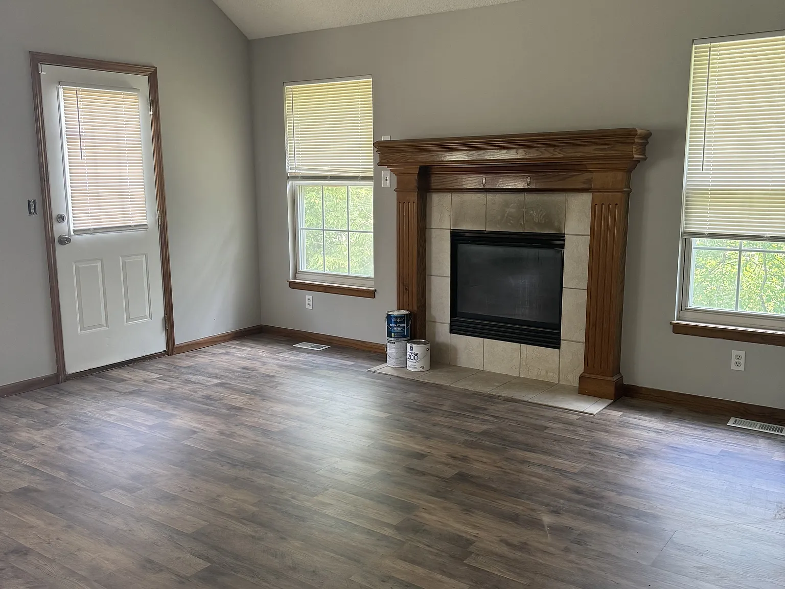 5413 Oxford Avenue - 1 — Photo 3