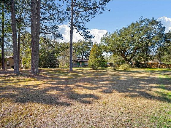 2nd image of 1001 Cleveland Rd