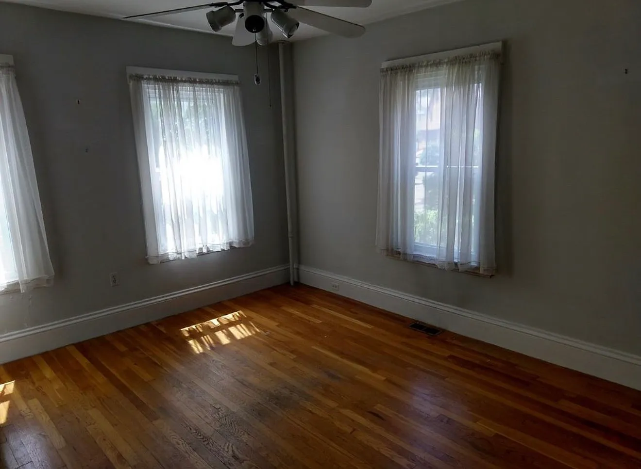 1 bed, 500 sqft, $1,900 — Photo 3