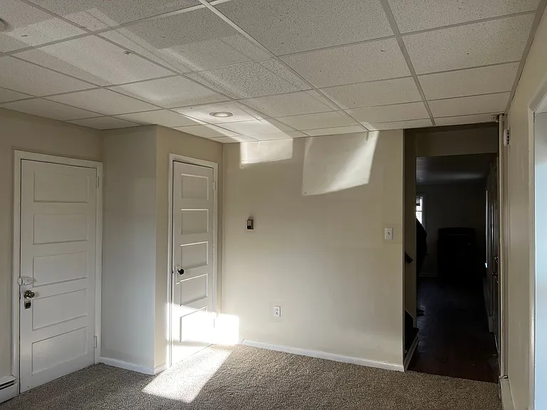 229 S Poplar Street — Photo 5