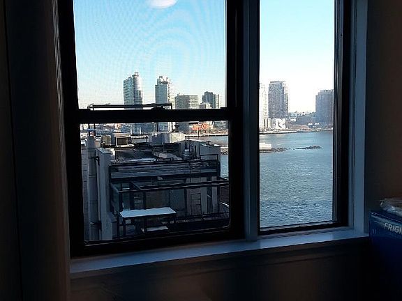 2nd image of 20 Beekman Pl APT 11C