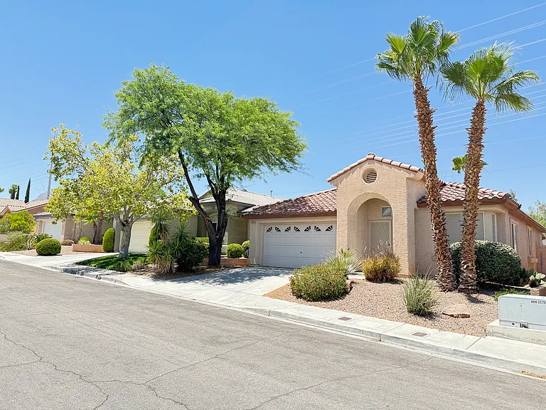 10724 Windrose Point Ave — Photo 4