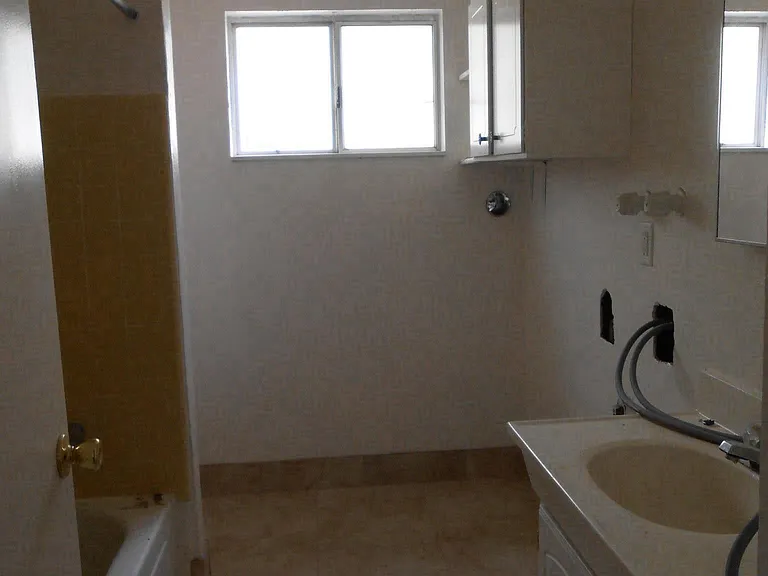 555 N 150 E — Photo 5
