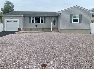 136 Walnut Creek Ln, Toms River, NJ 08753