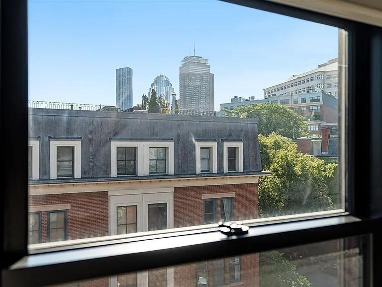 98 Chandler St #4 — Photo 21
