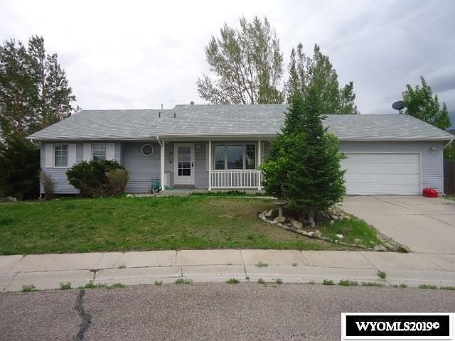 1st image of 318 College Ln