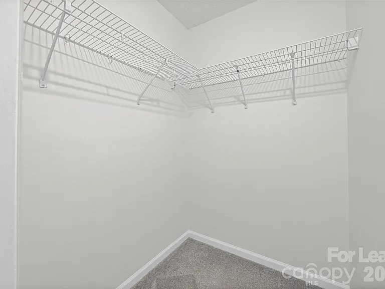 2920 Iron Gate Ln — Photo 15
