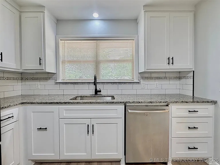 11311 E 15th Pl — Photo 36