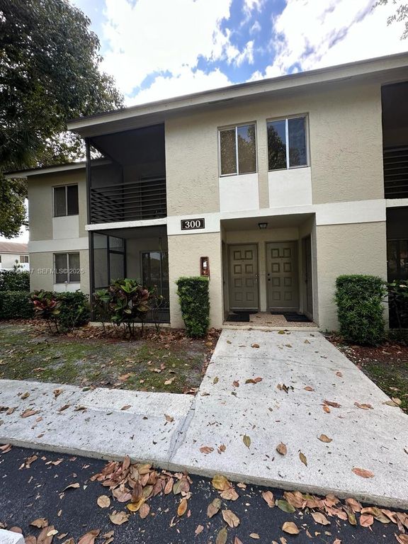 300 Gardens Dr APT 201, Pompano Beach