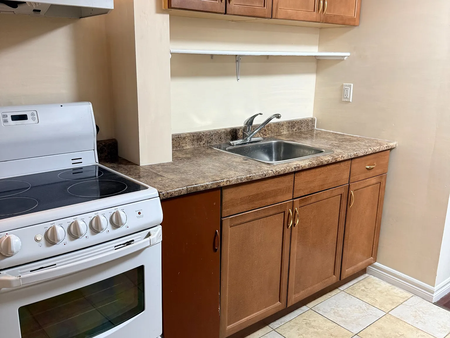 4 bed, $1,500 — Photo 3