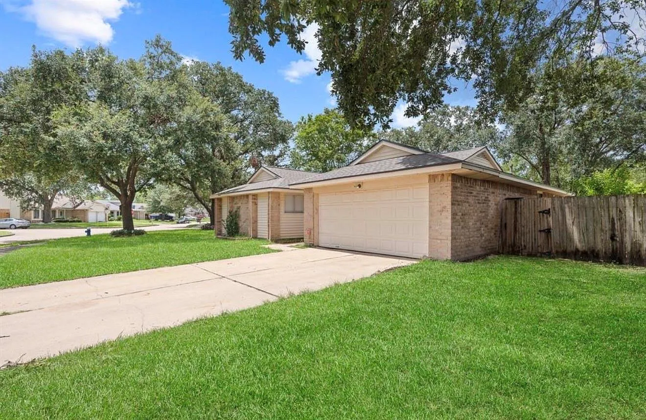 3 bed, 2.0 bath, 1531 sqft, $1,700 — Photo 2