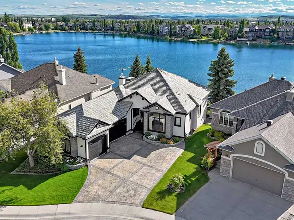 62 NE Chapala Cres SE, Calgary, AB T2X 3M4