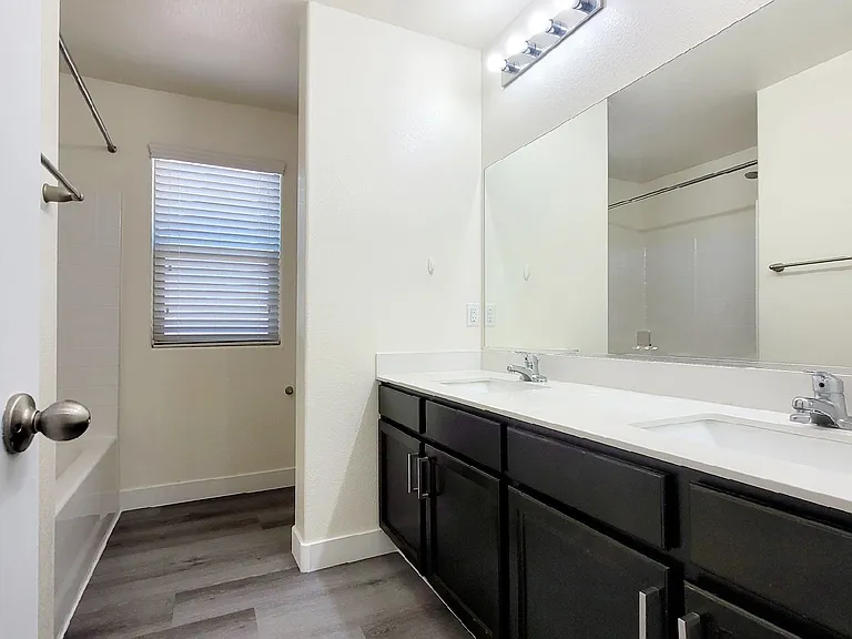 8518 Genesee Ct — Photo 24