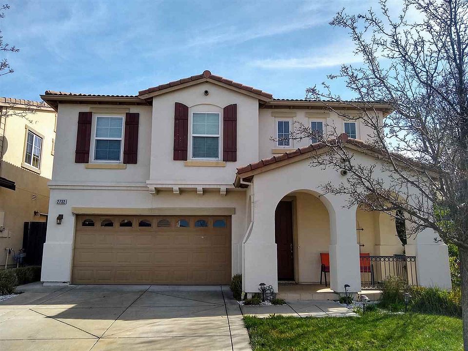 2nd image of 2732 Moet Ln