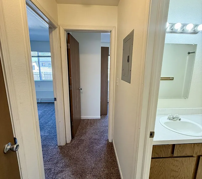 511 Peterson Dr #4