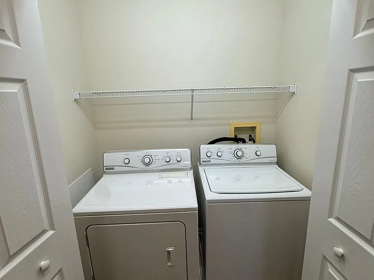 131 Joyce Dr — Photo 15