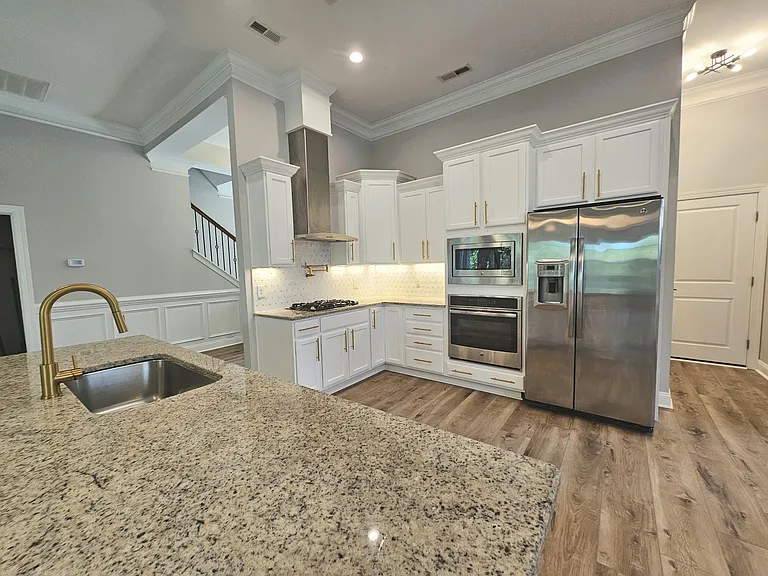 853 Bedminister Ln — Photo 13