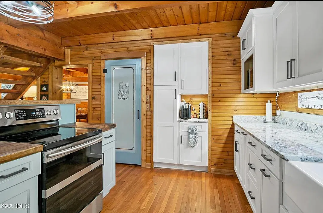 4 bed, 3150 sqft, $3,500 — Photo 4
