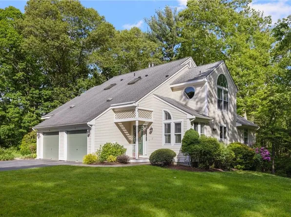 5570 Post Rd APT 7, Warwick, RI 02818