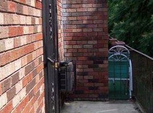 6819 242nd St APT 2F, Douglaston, NY