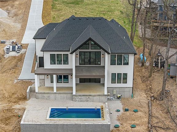 5th image of 429 Sparkling Water Cir