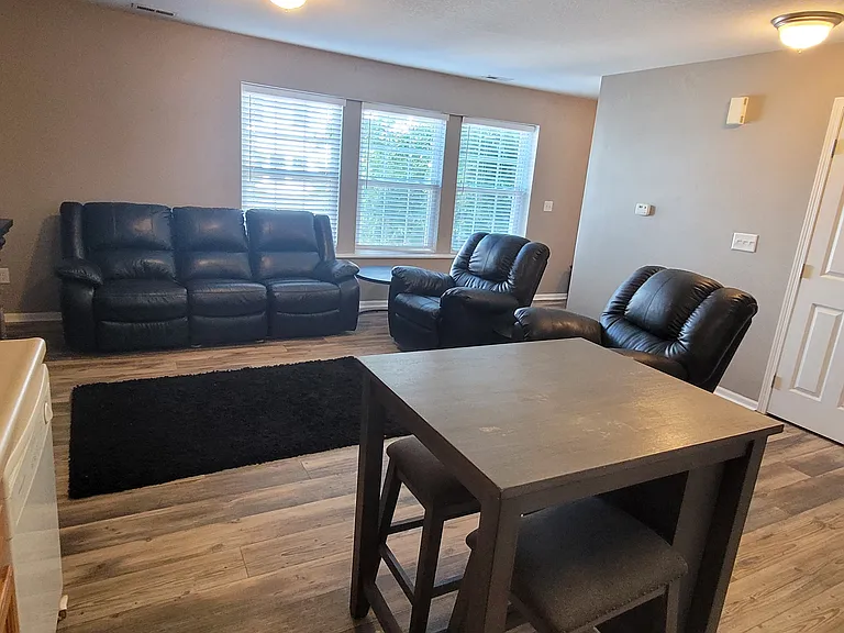 1207 SE Village View Ln — Photo 9