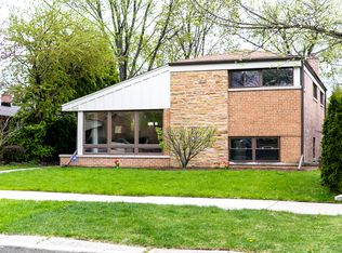 9107 Forestview Rd, Evanston, IL 60203