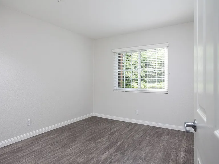 Crestwood Apartment Homes — Photo 24