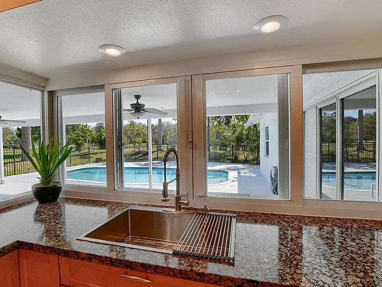 2334 NW Timbercreek Cir — Photo 10