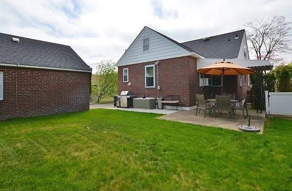 4th image of this home