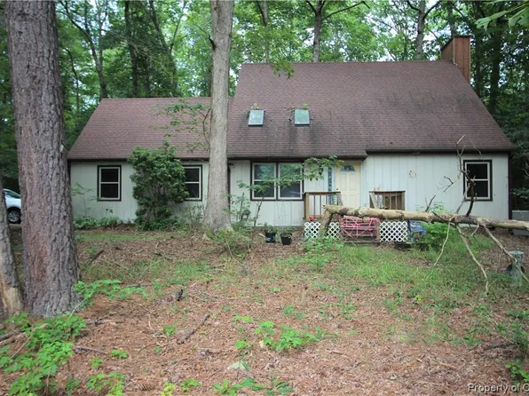 6725 Hollybrook Ln, Gloucester, VA 23061