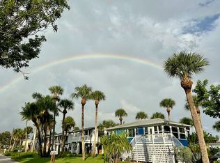 151 Mandalay Rd, Fort Myers Beach, FL 33931