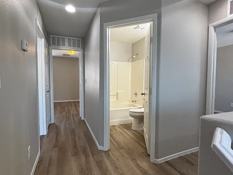 6081 Las Nubes Dr — Photo 9