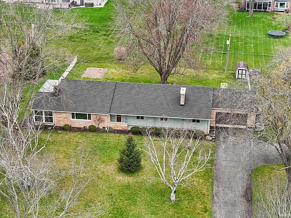 2nd image of 830 Elm Dr