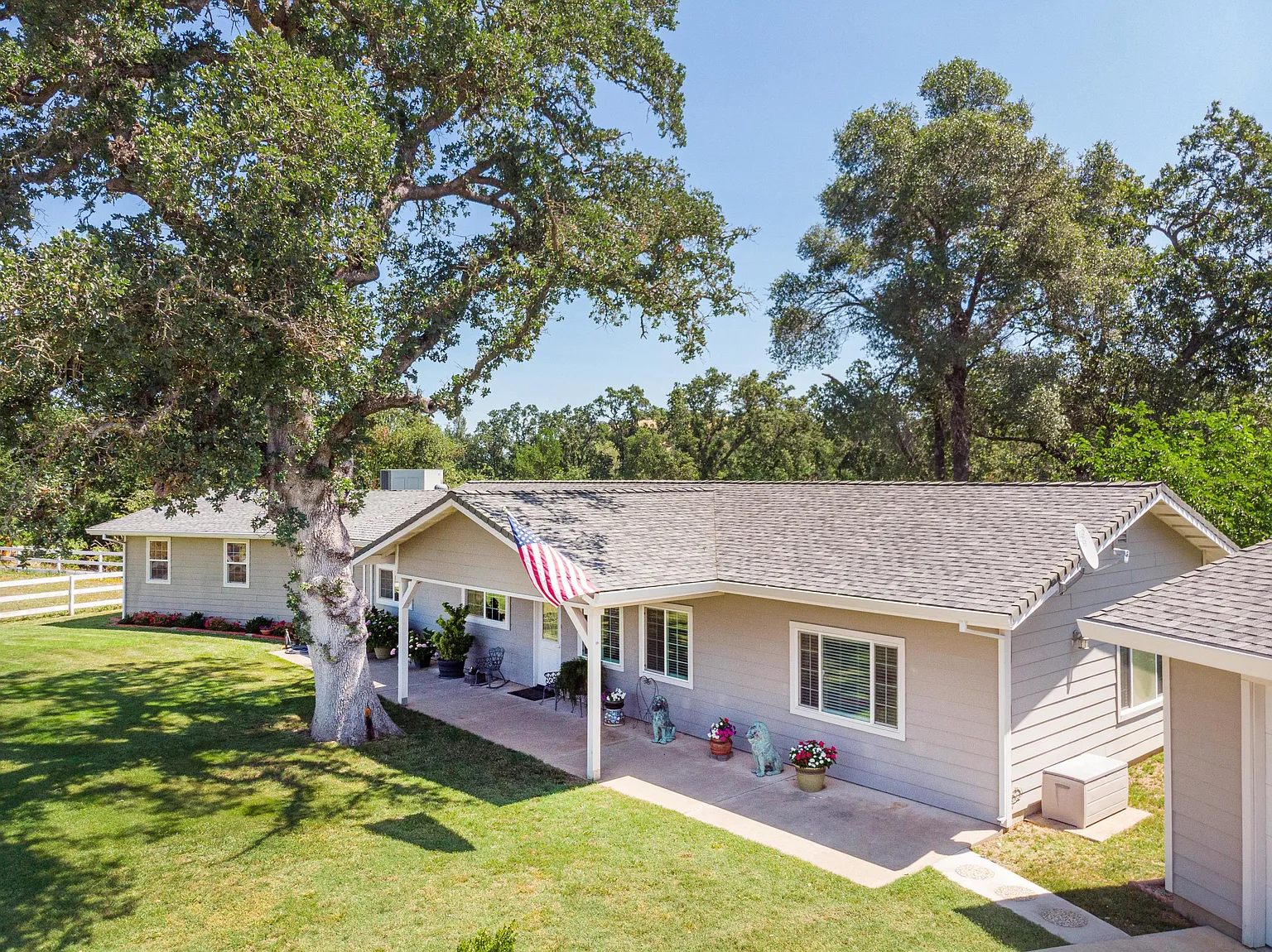 22287 Lancelot Ln photo 1
