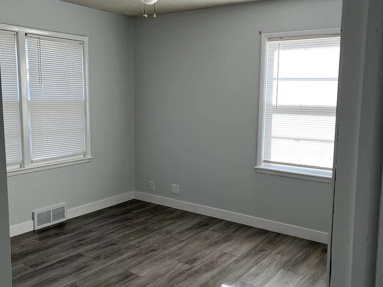 3317 S Osage Ave — Photo 6