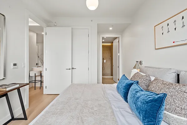 Rented by Nooklyn NYC LLC | media 9