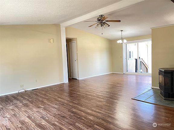 5th image of 11417 Hobby Street SE