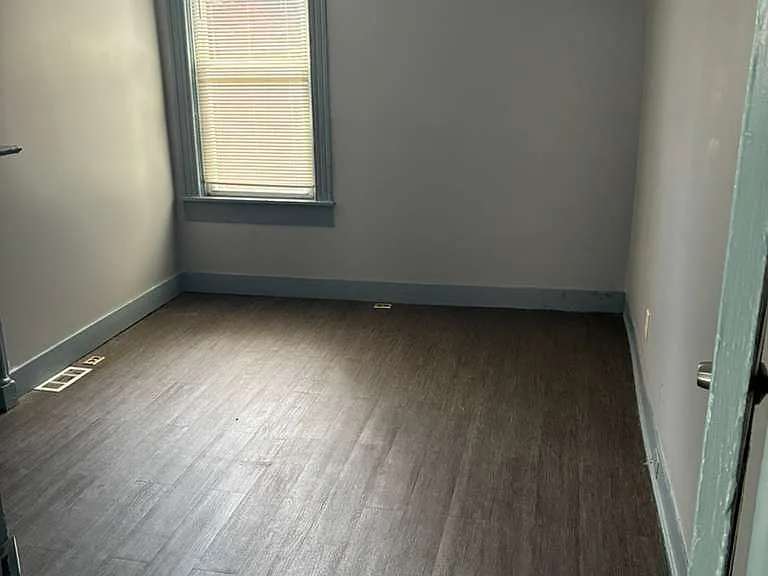 2832 Parkwood Ave — Photo 17
