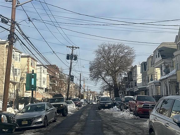 5th image of 146 Mount Prospect Ave