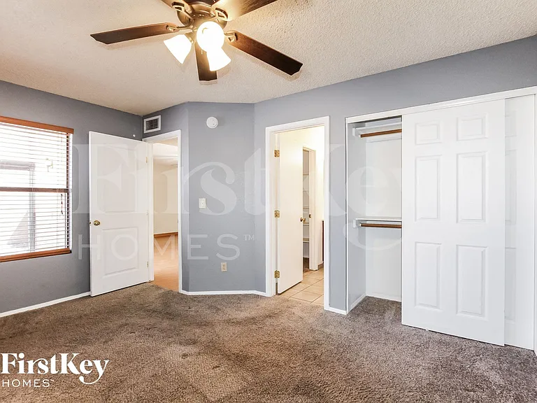 6410 W Townley Ave — Photo 7