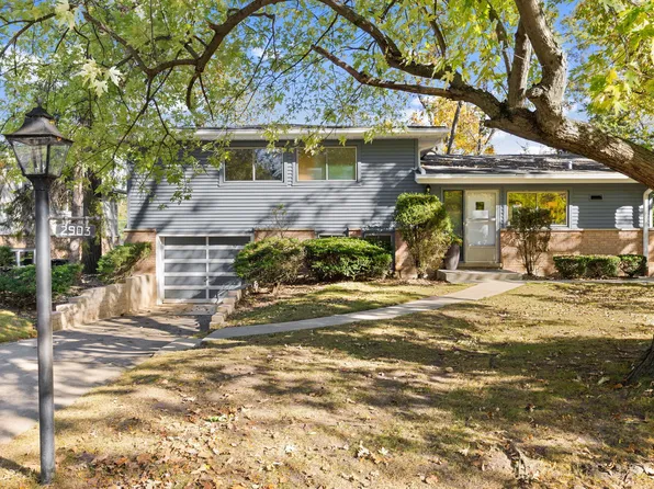 2903 Summit Ave, Highland Park, IL 60035