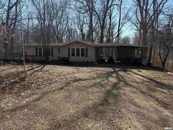 100 Thrush Ave, Pekin, IL 61554